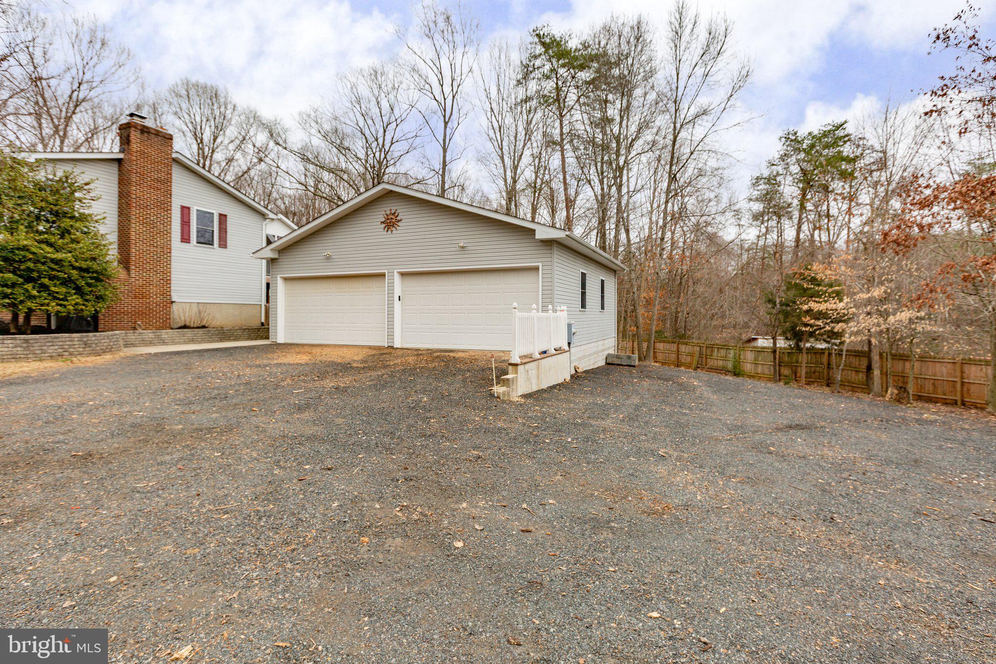 LAURELWOOD - Residential