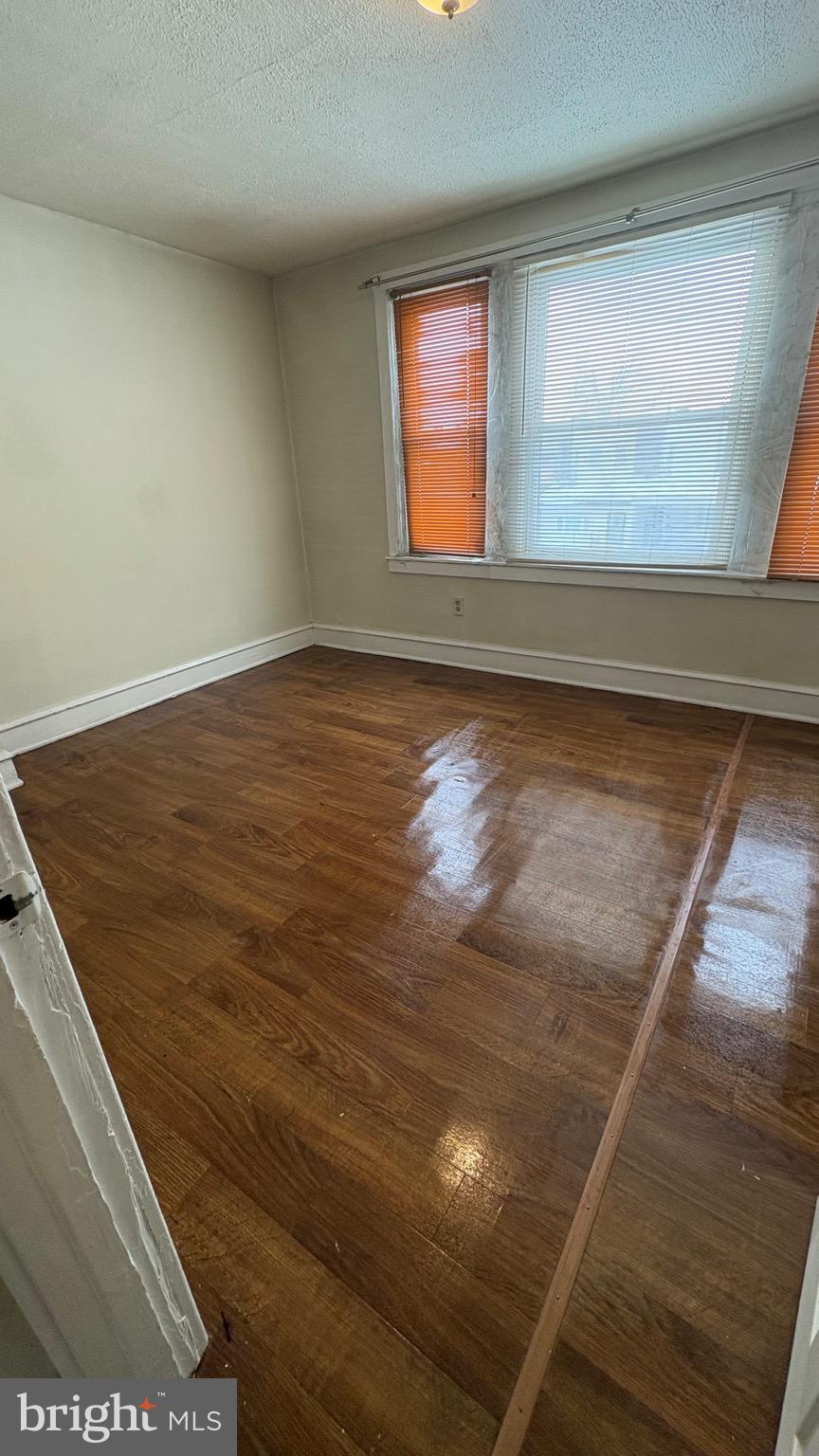 ELMWOOD PARK - Residential