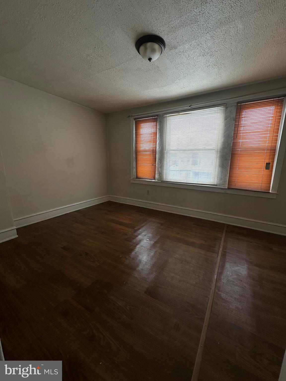 ELMWOOD PARK - Residential