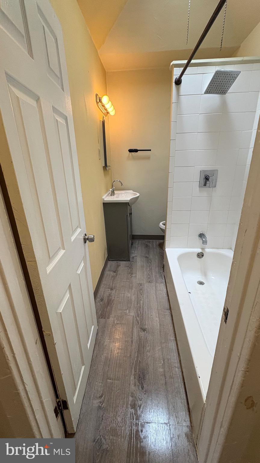 ELMWOOD PARK - Residential