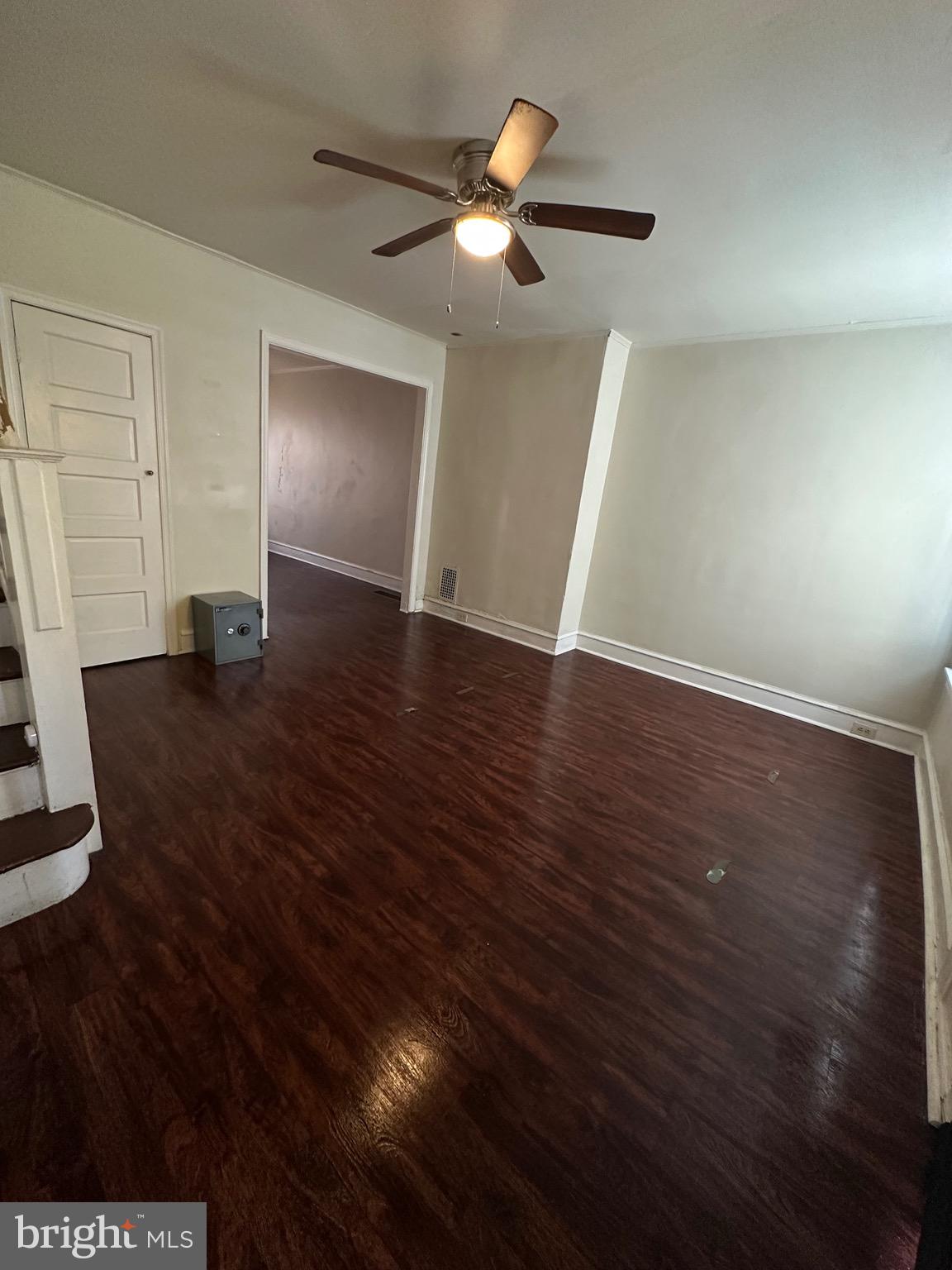 ELMWOOD PARK - Residential