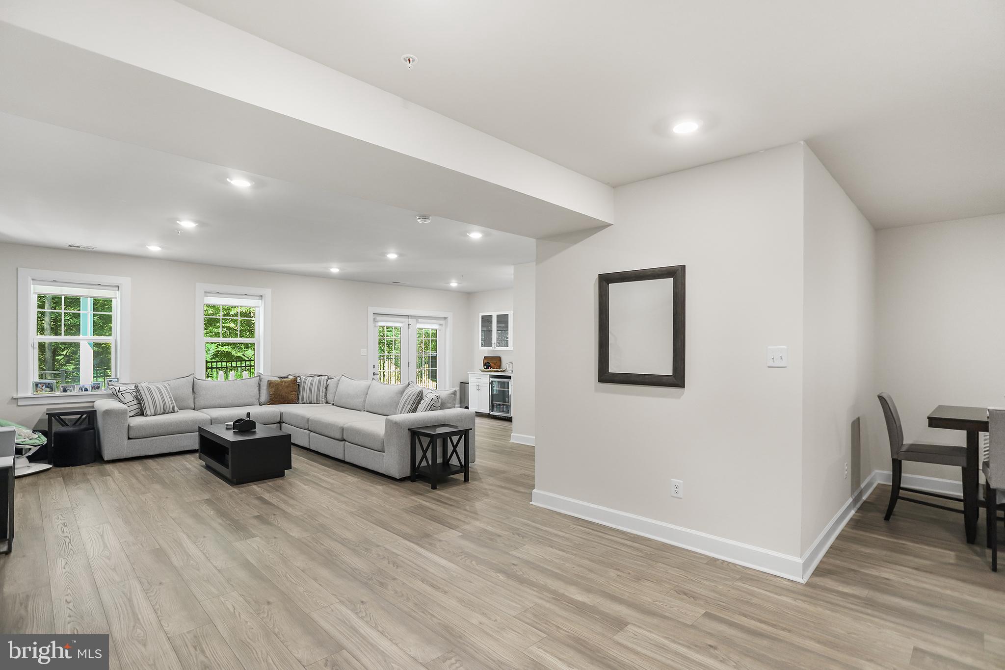 PONDS EDGE - Residential