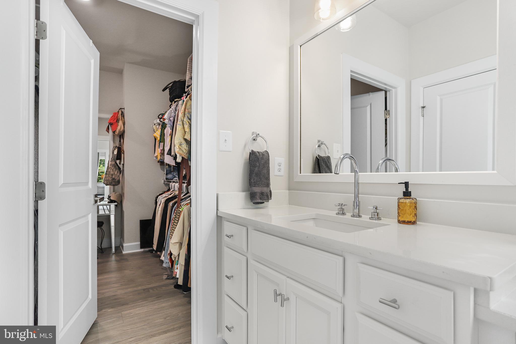 PONDS EDGE - Residential