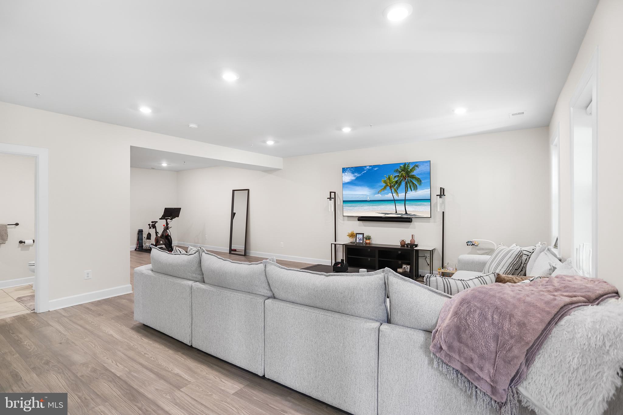 PONDS EDGE - Residential