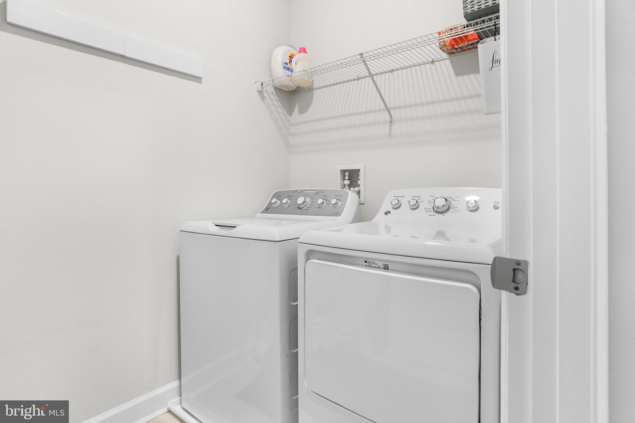 PONDS EDGE - Residential