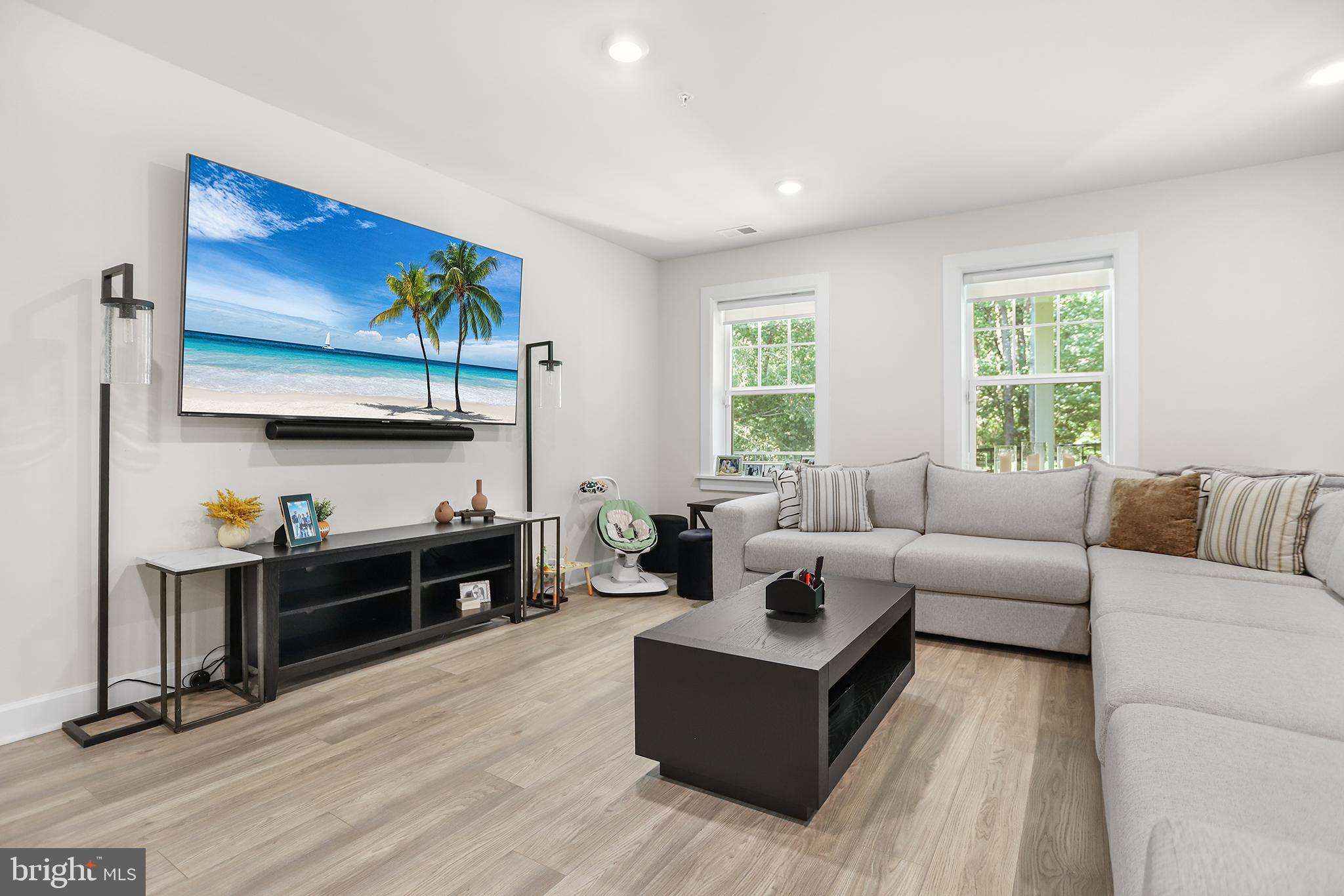 PONDS EDGE - Residential