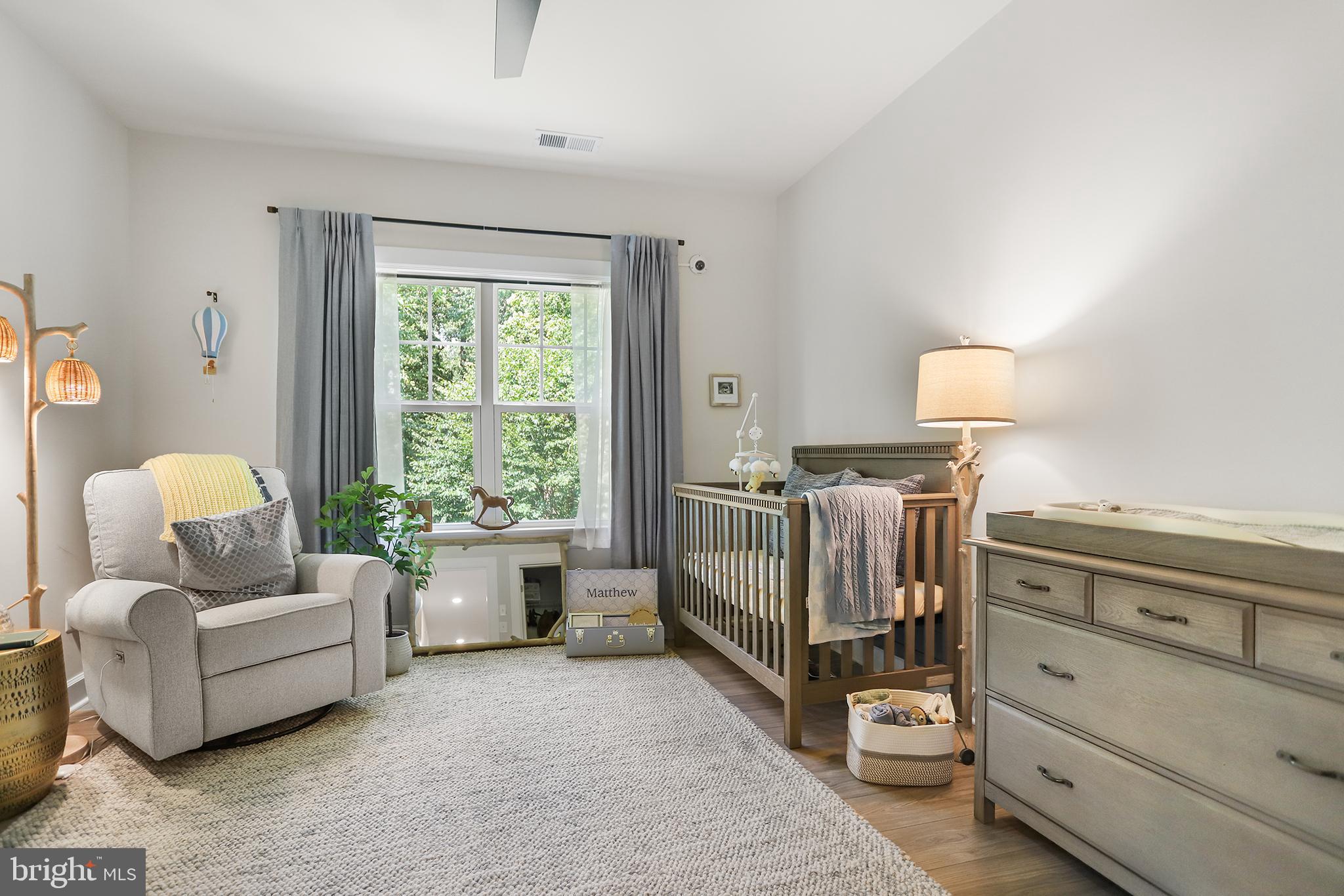 PONDS EDGE - Residential