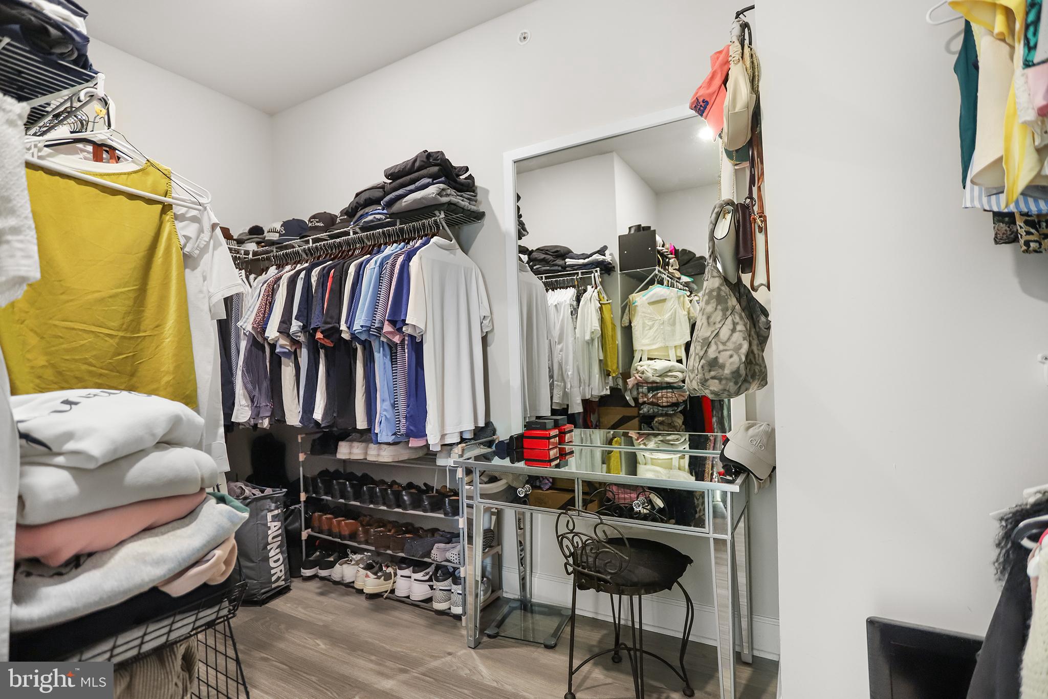 PONDS EDGE - Residential