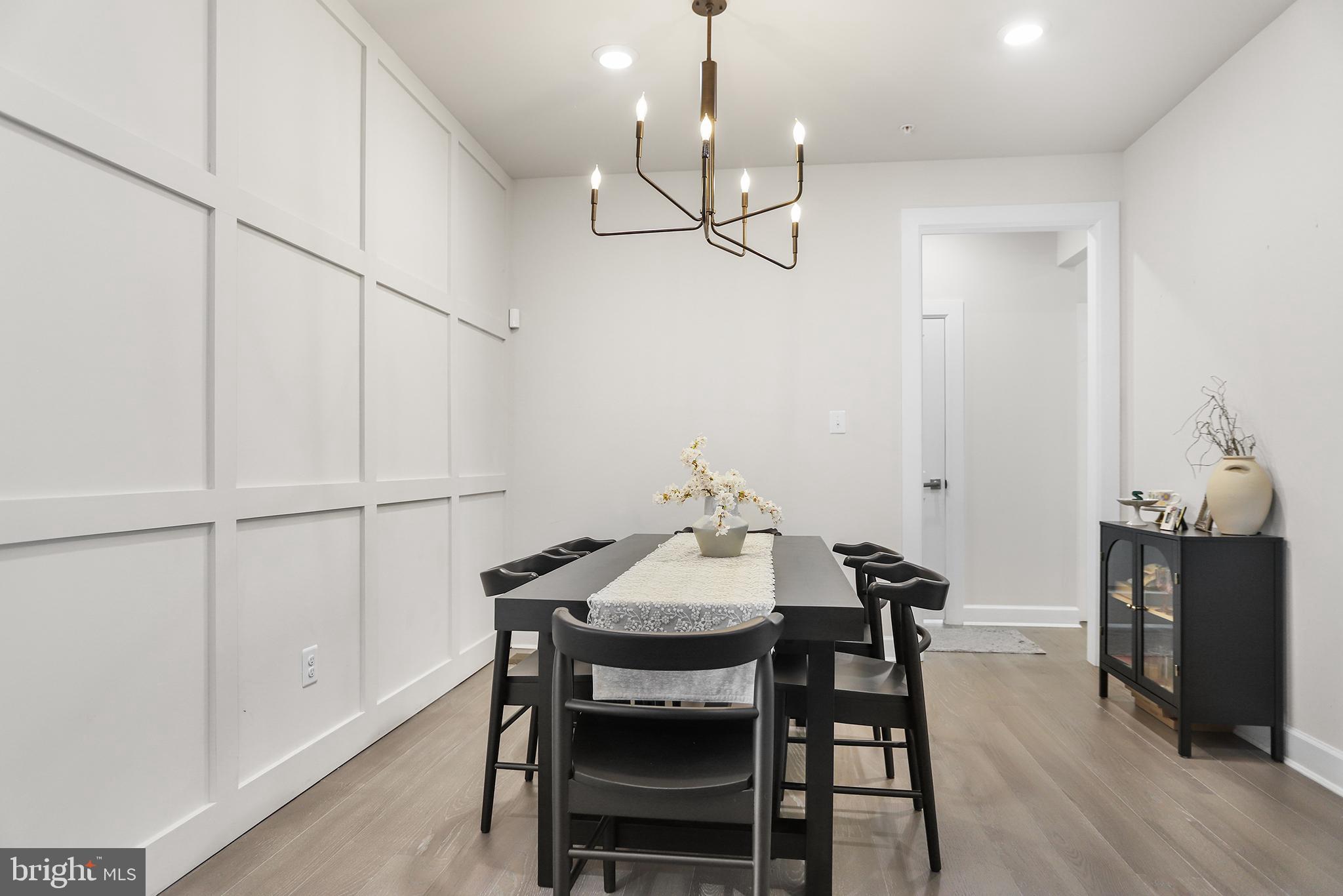 PONDS EDGE - Residential