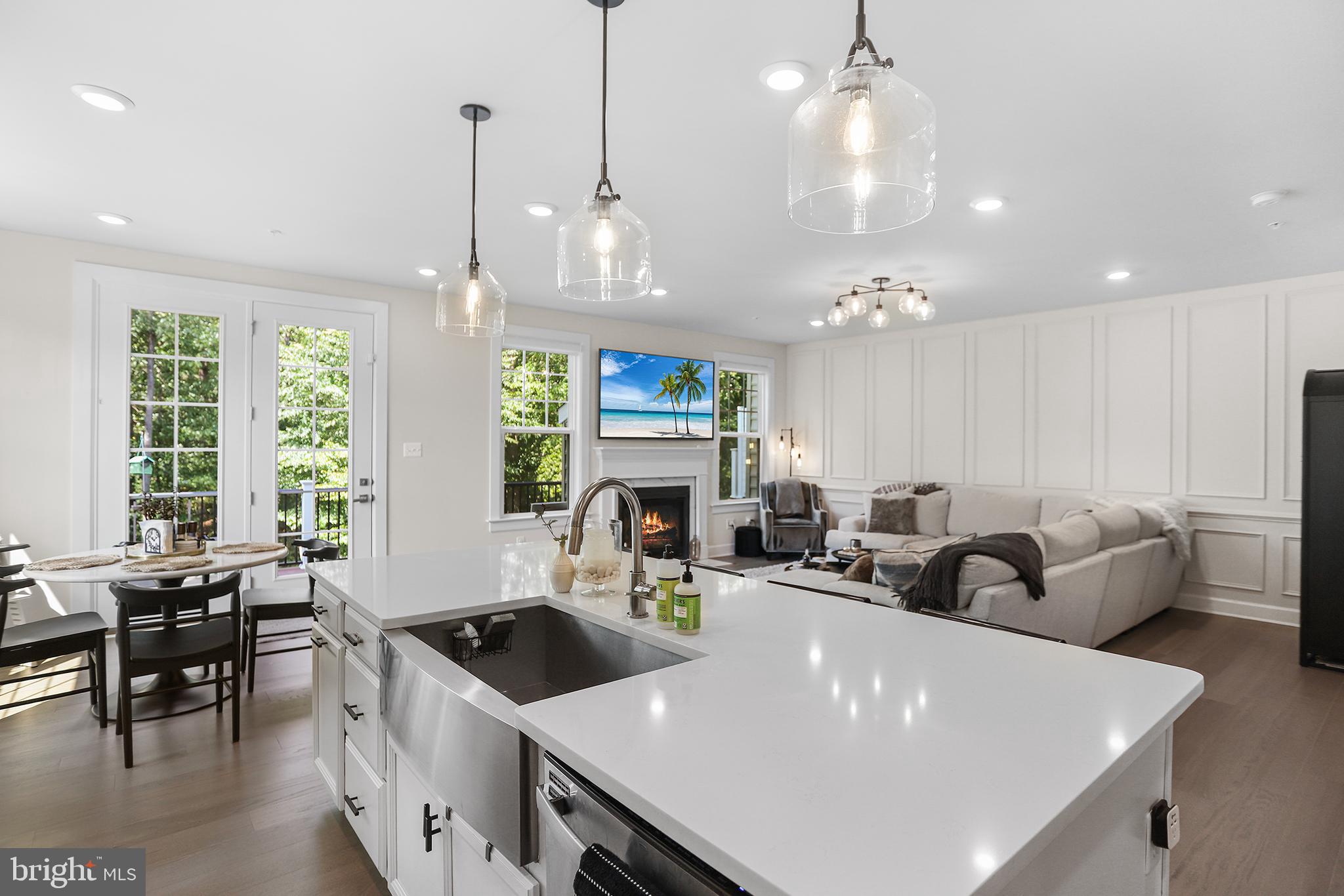 PONDS EDGE - Residential