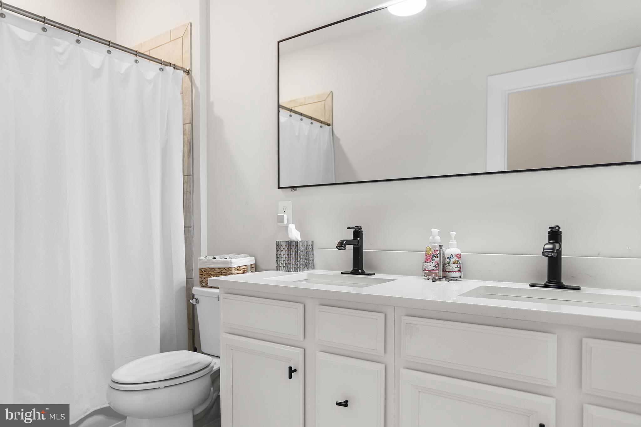 PONDS EDGE - Residential