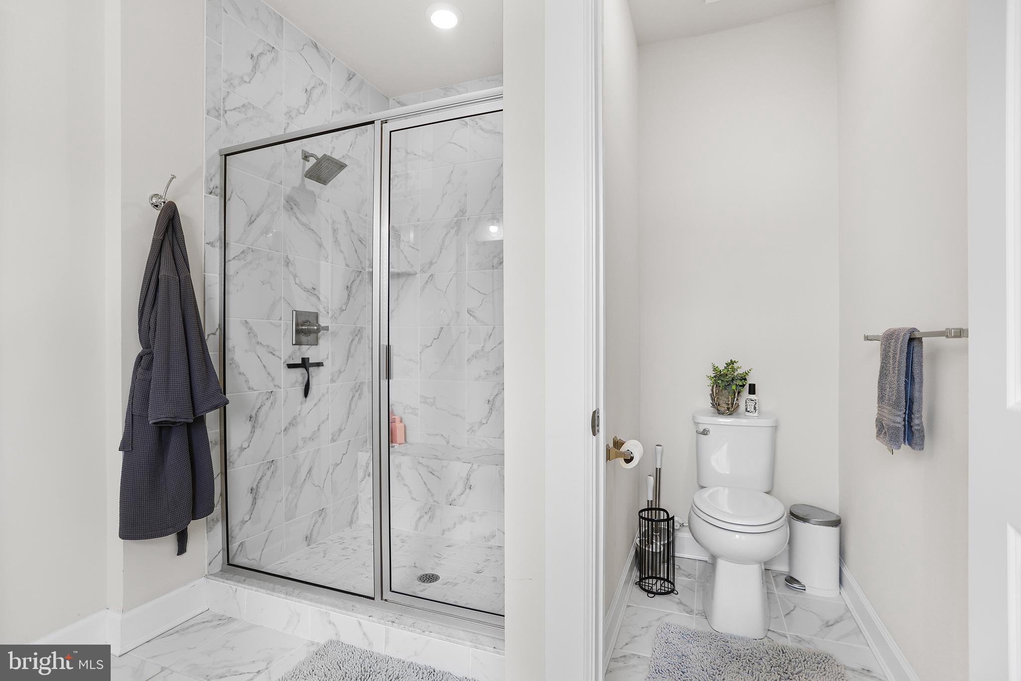 PONDS EDGE - Residential