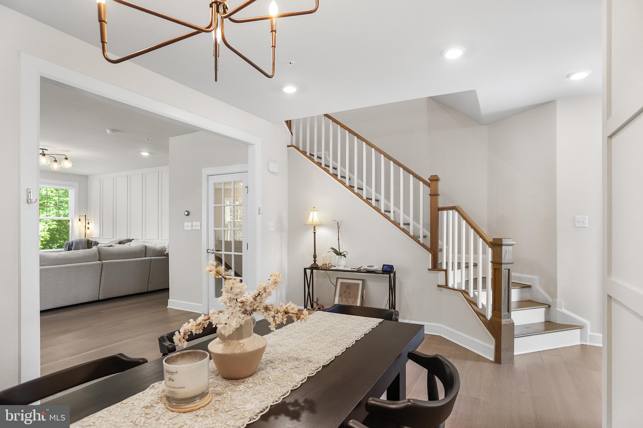 PONDS EDGE - Residential