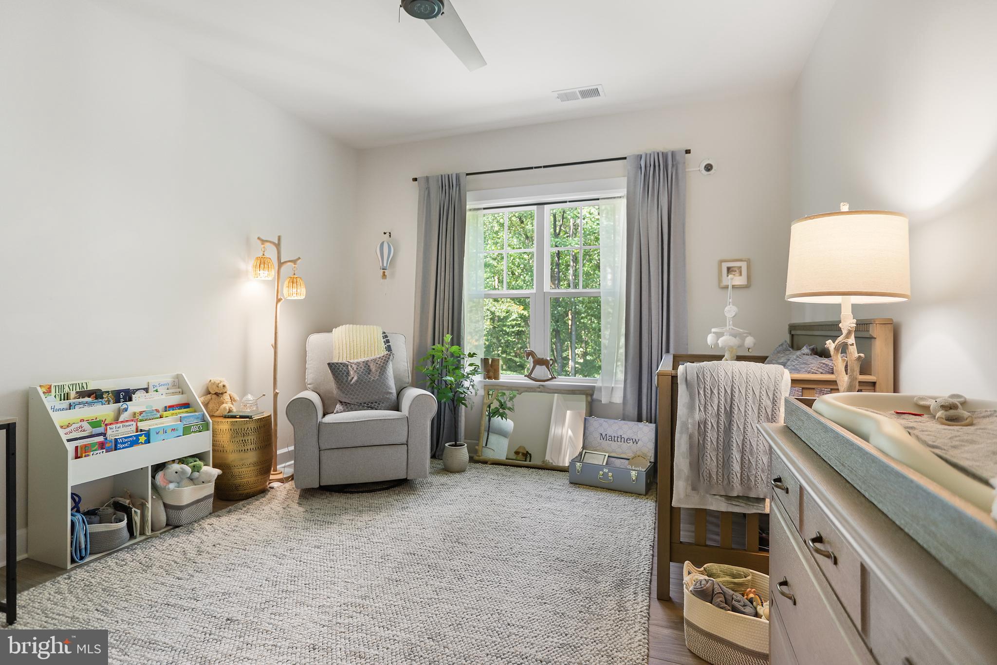 PONDS EDGE - Residential