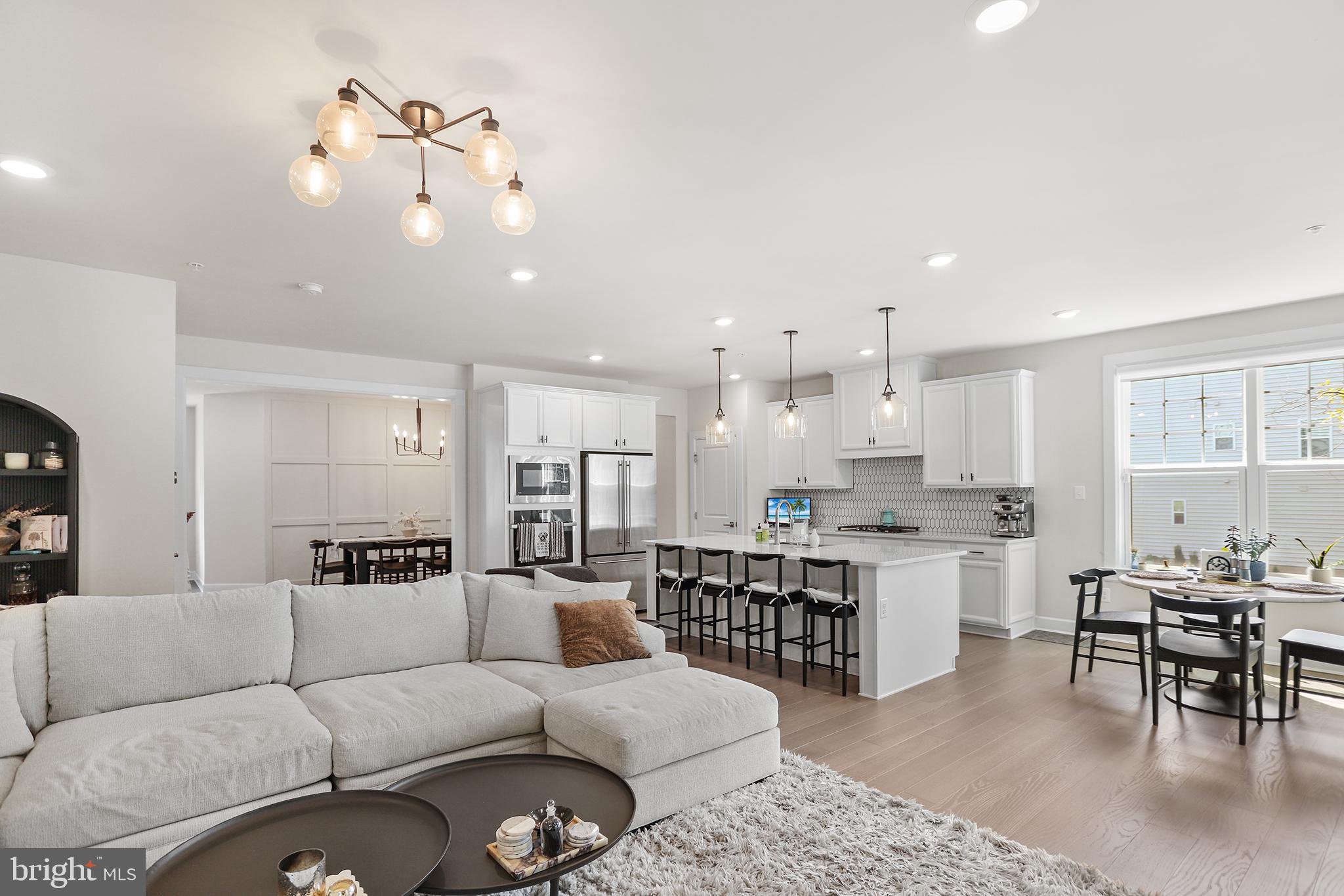 PONDS EDGE - Residential