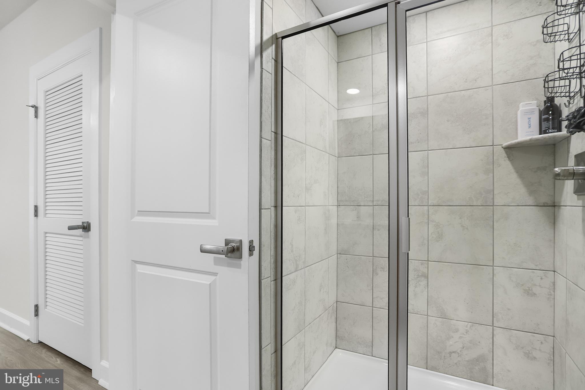 PONDS EDGE - Residential