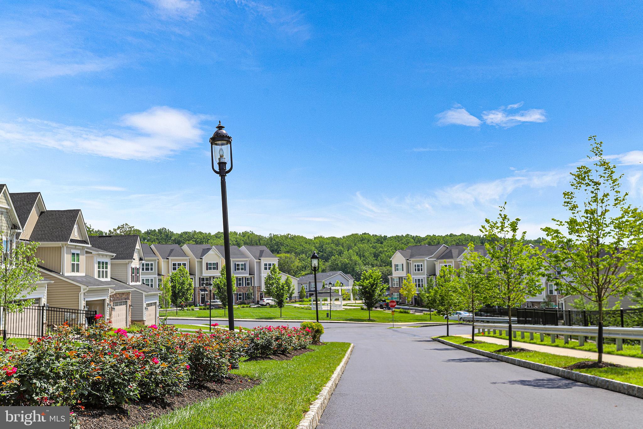 PONDS EDGE - Residential