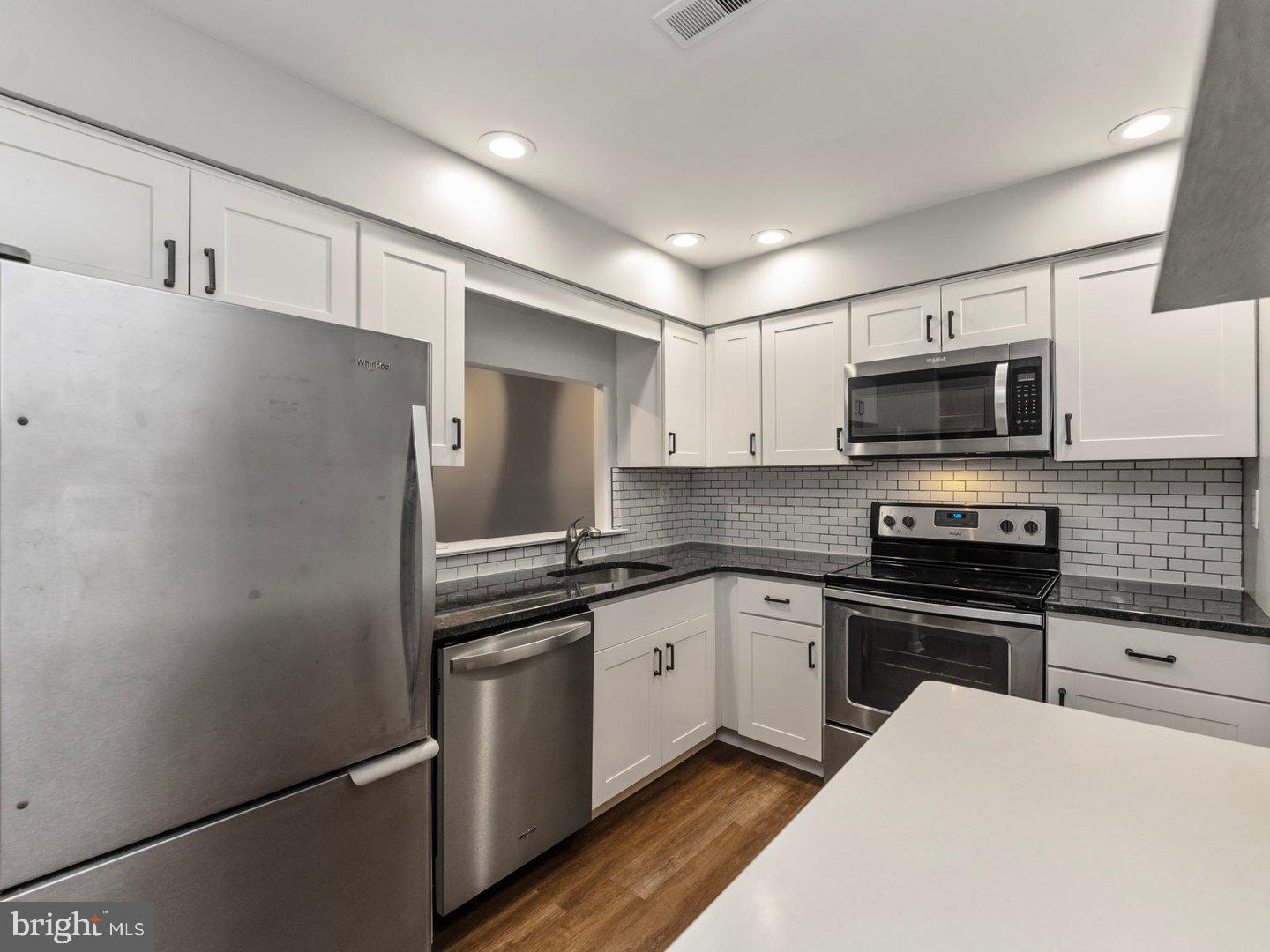 1212 CROSSHILL COURT B