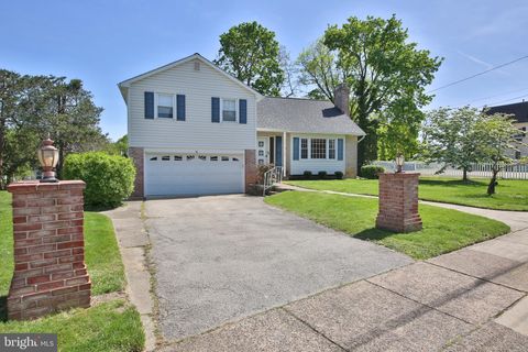 10 GLENN CIRCLE ERDENHEIM PA 19038