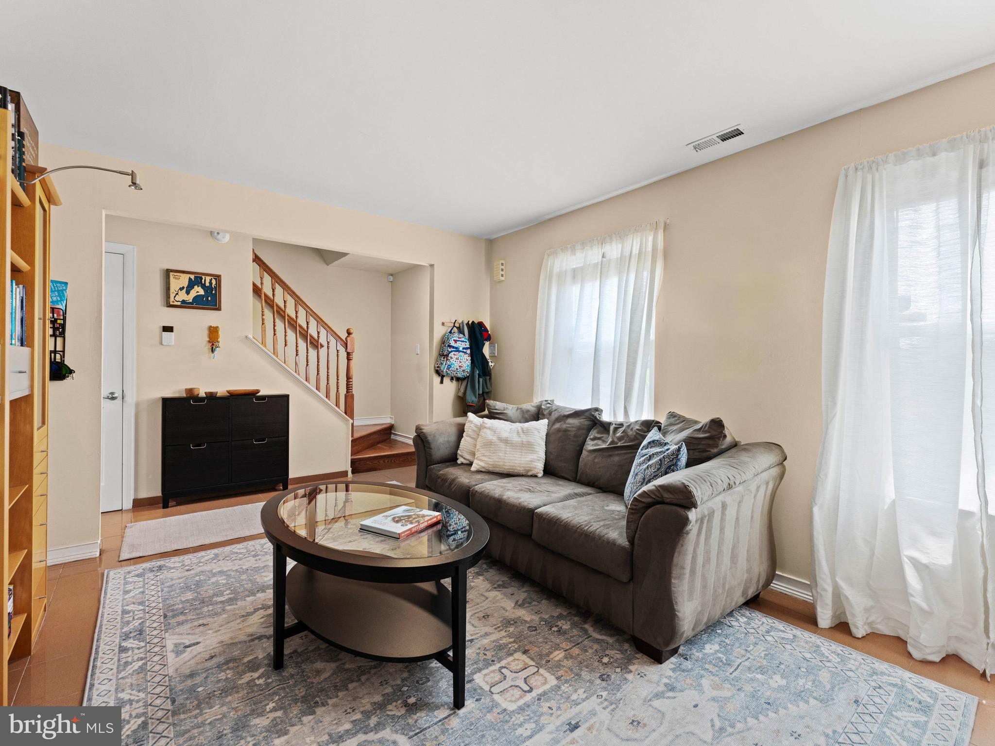 657 S QUEEN ANNE DRIVE