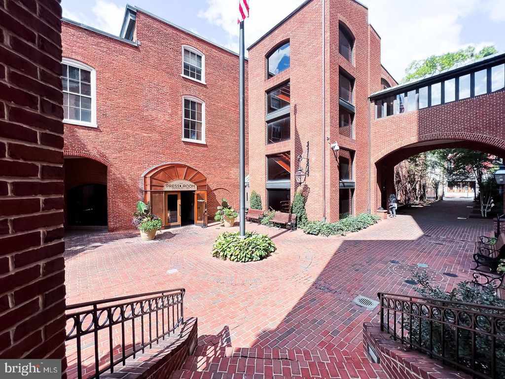 Photo of 8 W King St #818, LANCASTER, PA 17603 (MLS # PALA2043028)