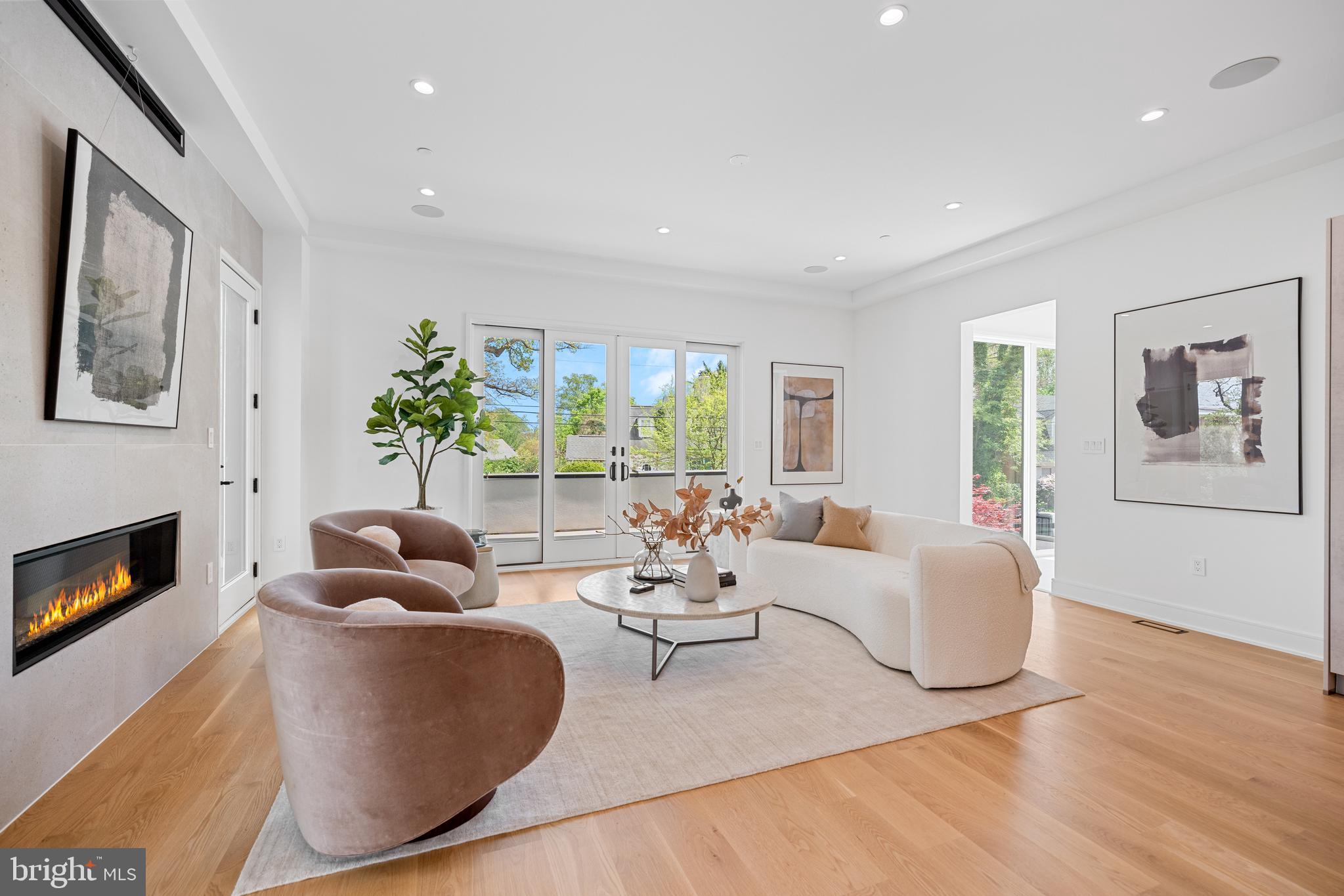 7805 MOORLAND LANE