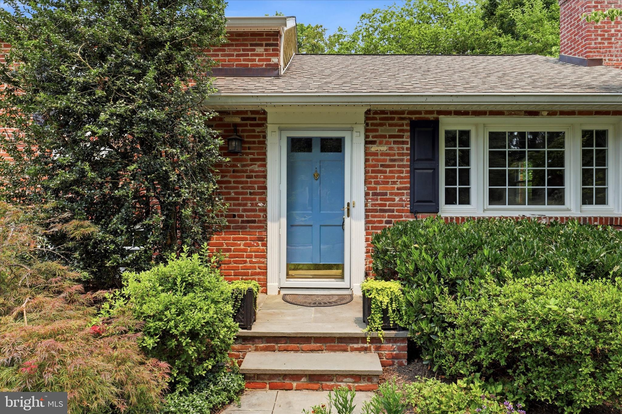 303 LANDSENDE ROAD