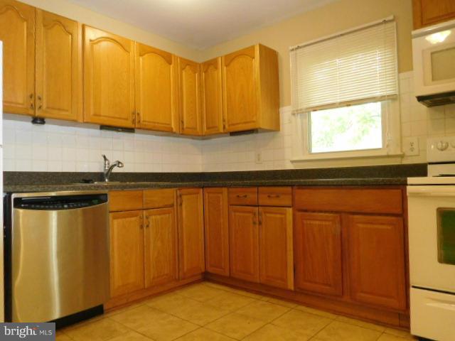 DALE CITY - Residential Lease