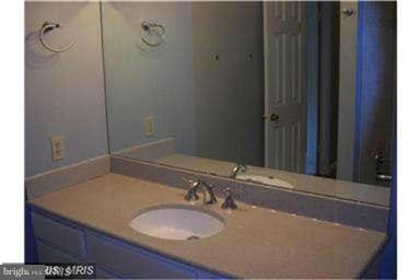 OLD GEORGETOWN VILLAGE - Residential Lease