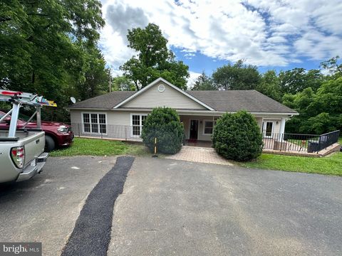 2 WHITING AVENUE BOYCE VA 22620