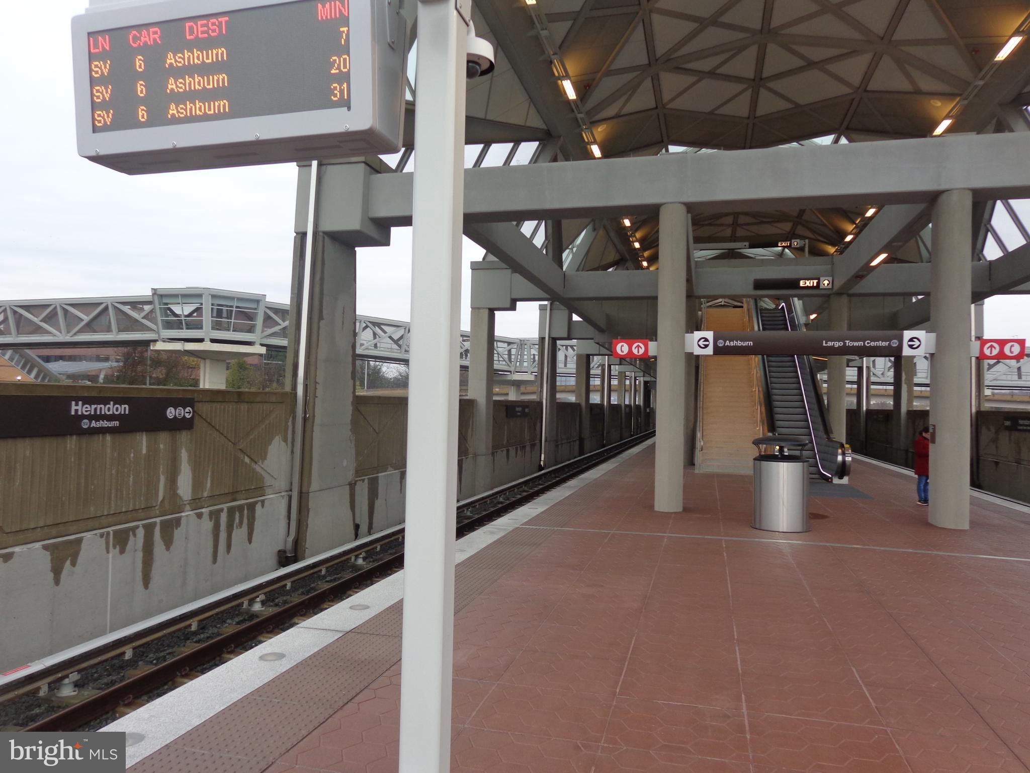 WOODLAND PARK STATION - Residential Lease