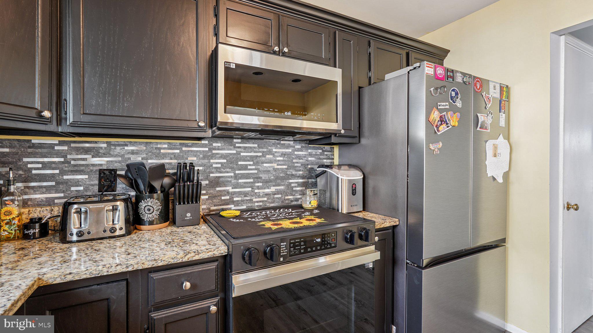 SUNNINGDALE MEADOWS - Residential