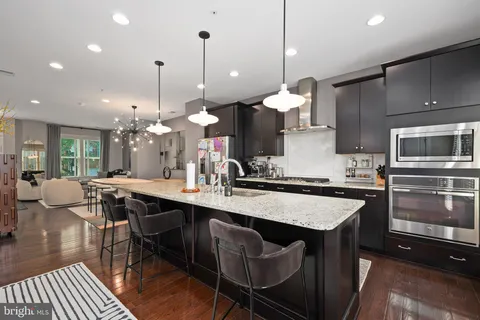 1141 S Monroe Street, Arlington, VA MLS: VAAR2056116