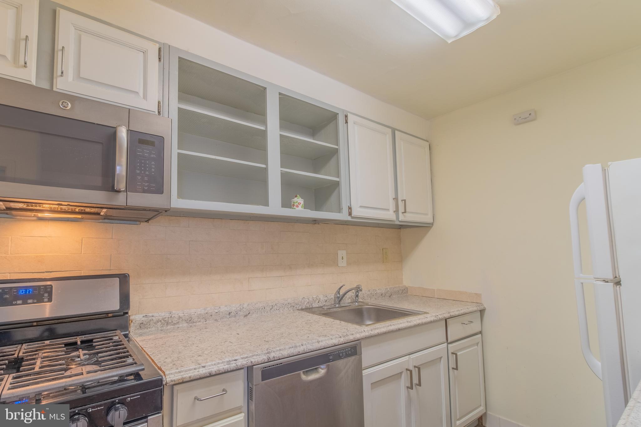 FRENCHMANS CREEK - Residential Lease