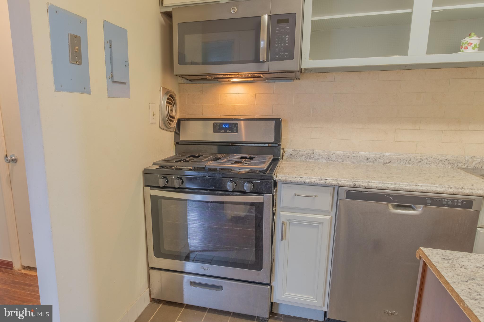 FRENCHMANS CREEK - Residential Lease