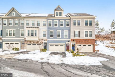 Townhouse For Sale - 152 Whitson Woods Place<br/> STAFFORD, VA 22554