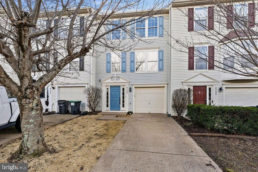 Newly remodeled three level, garage townhome with three level rear extension. Huge kitchen with island and pantry. Large master with cathedral ceiling and bathroom w/shower & soaking tub. Backs to common area. Extra parking.  Great community amenities. Upgrades include new appliances and carpet.