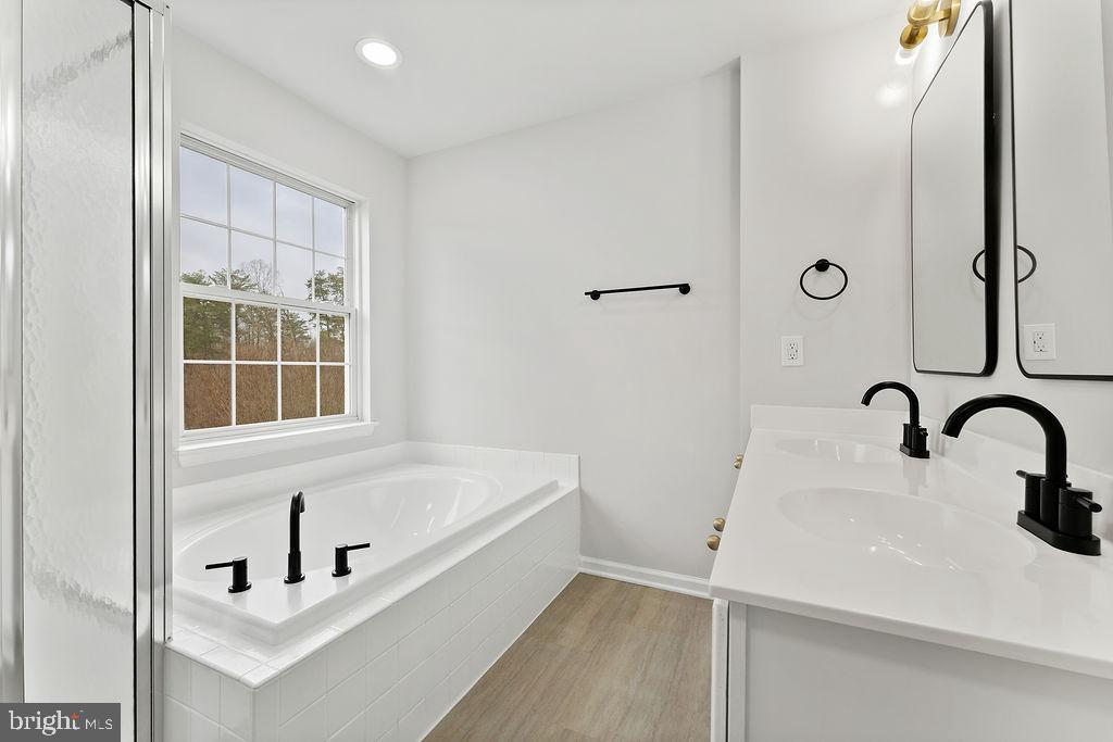 LEE'S HILL - Residential