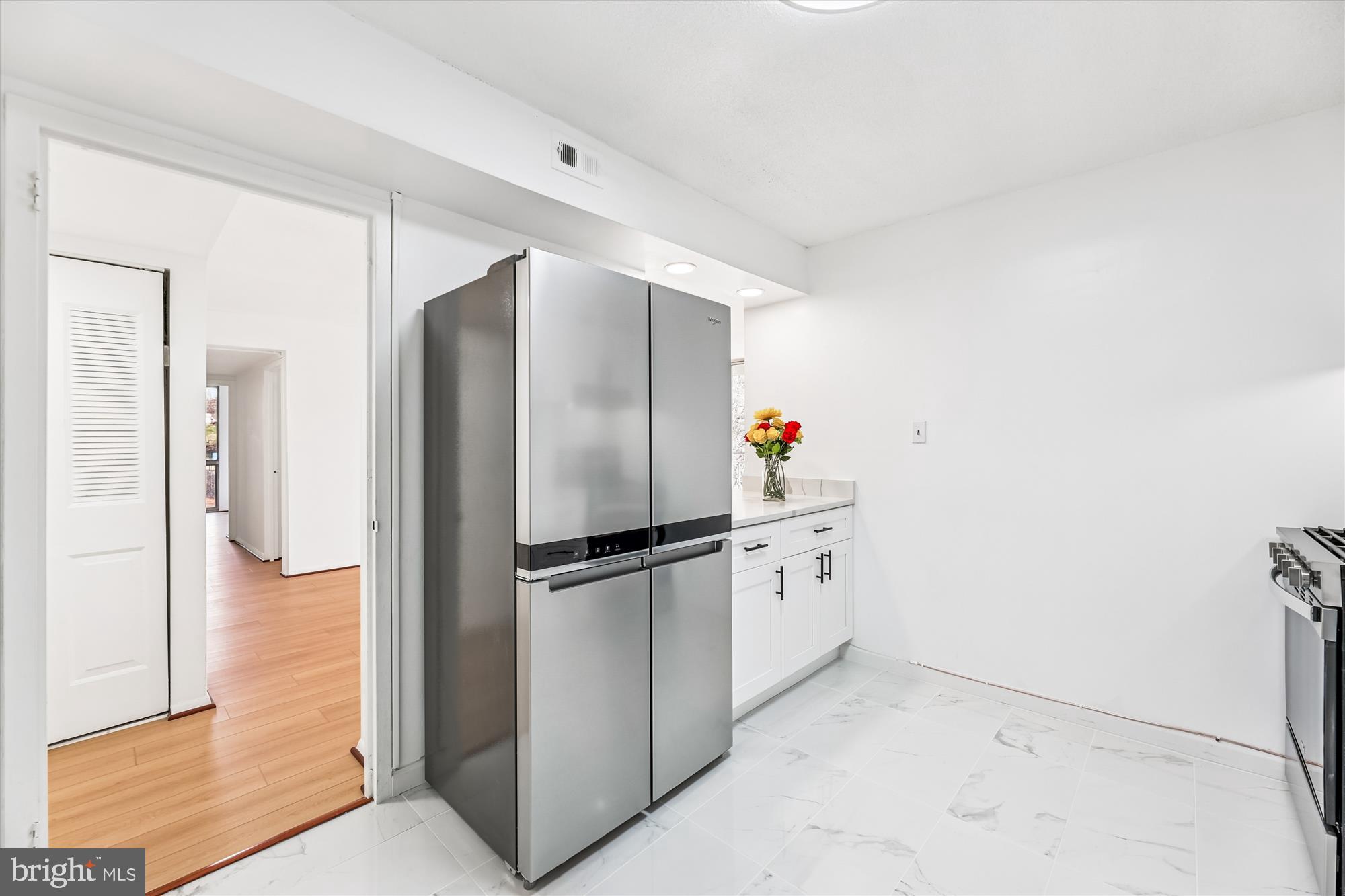 PRESIDENTIAL TOWERS - Residential