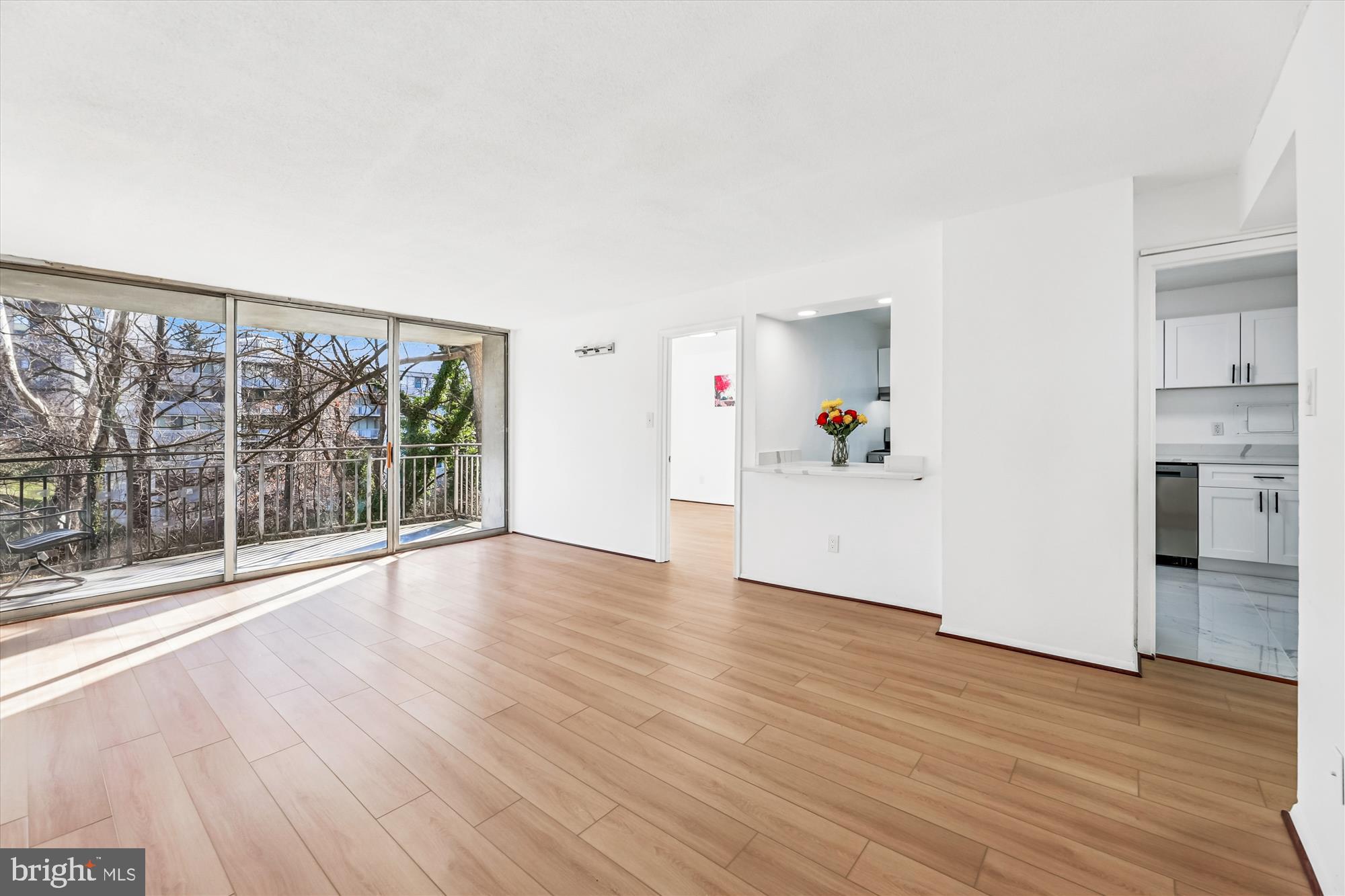 PRESIDENTIAL TOWERS - Residential