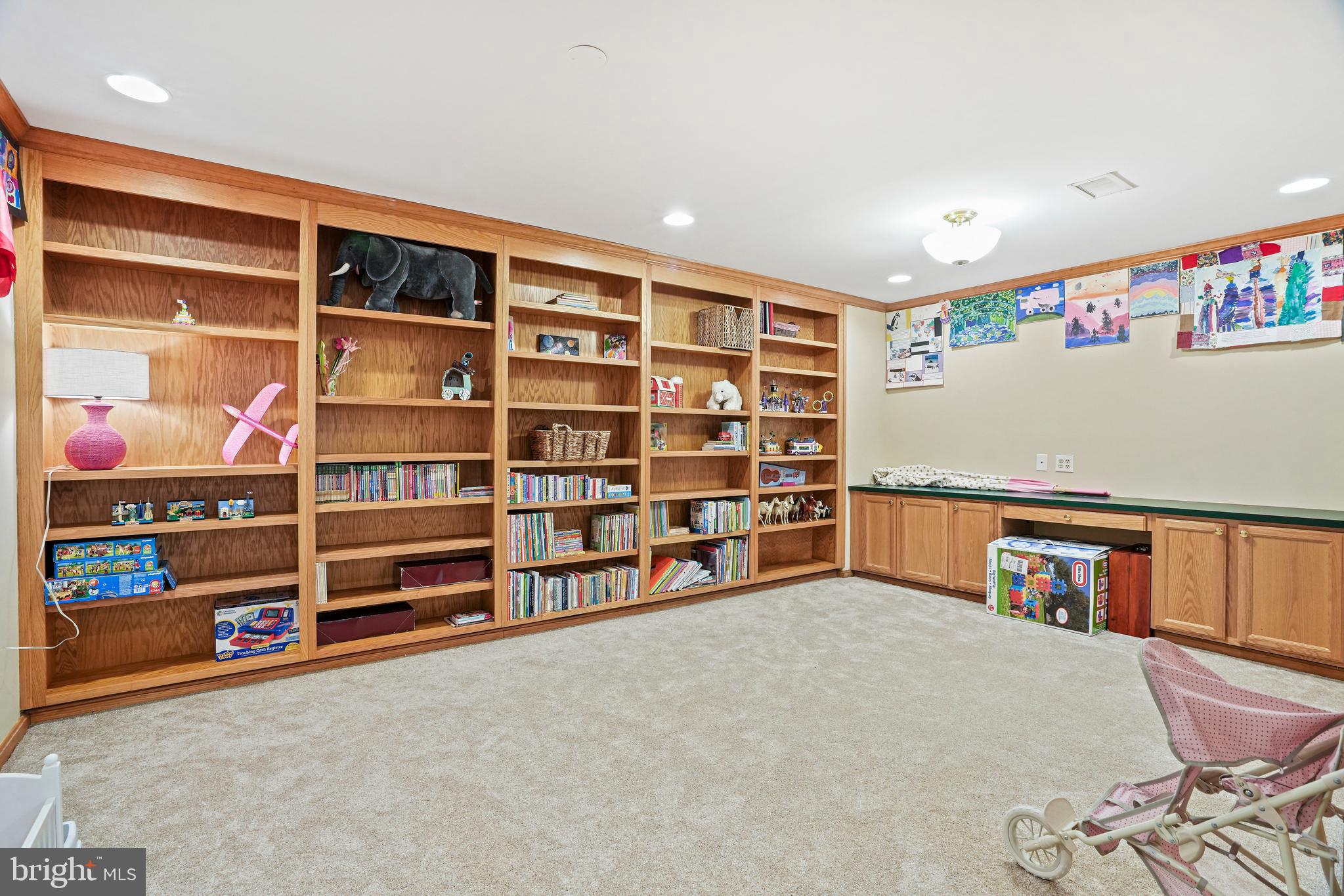 SPRING MEADOWS - Residential