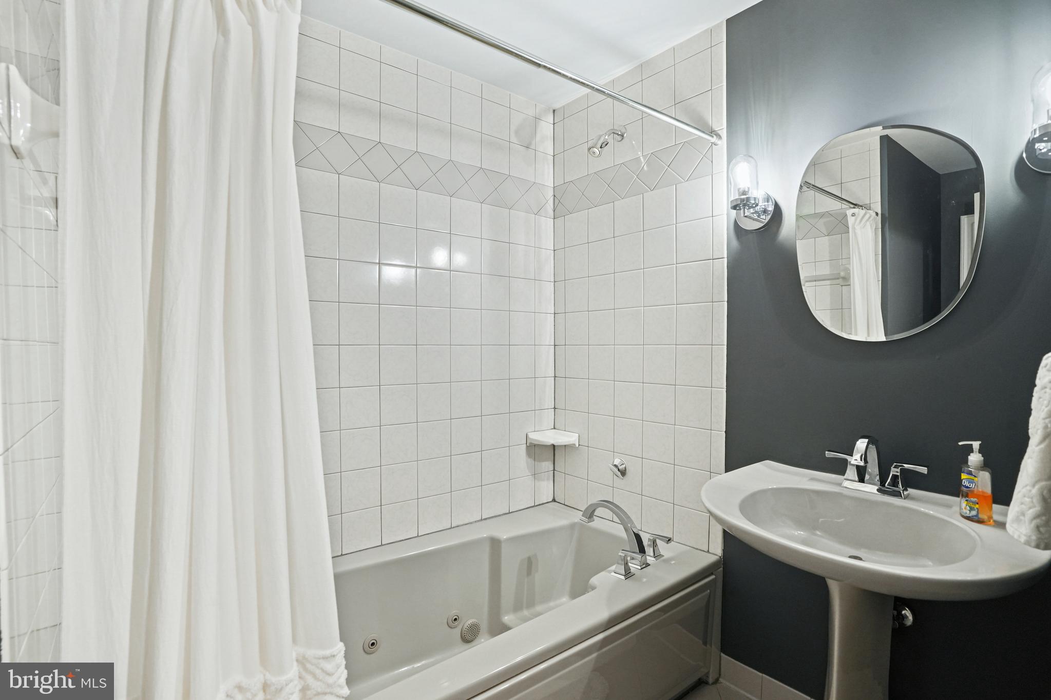 SPRING MEADOWS - Residential