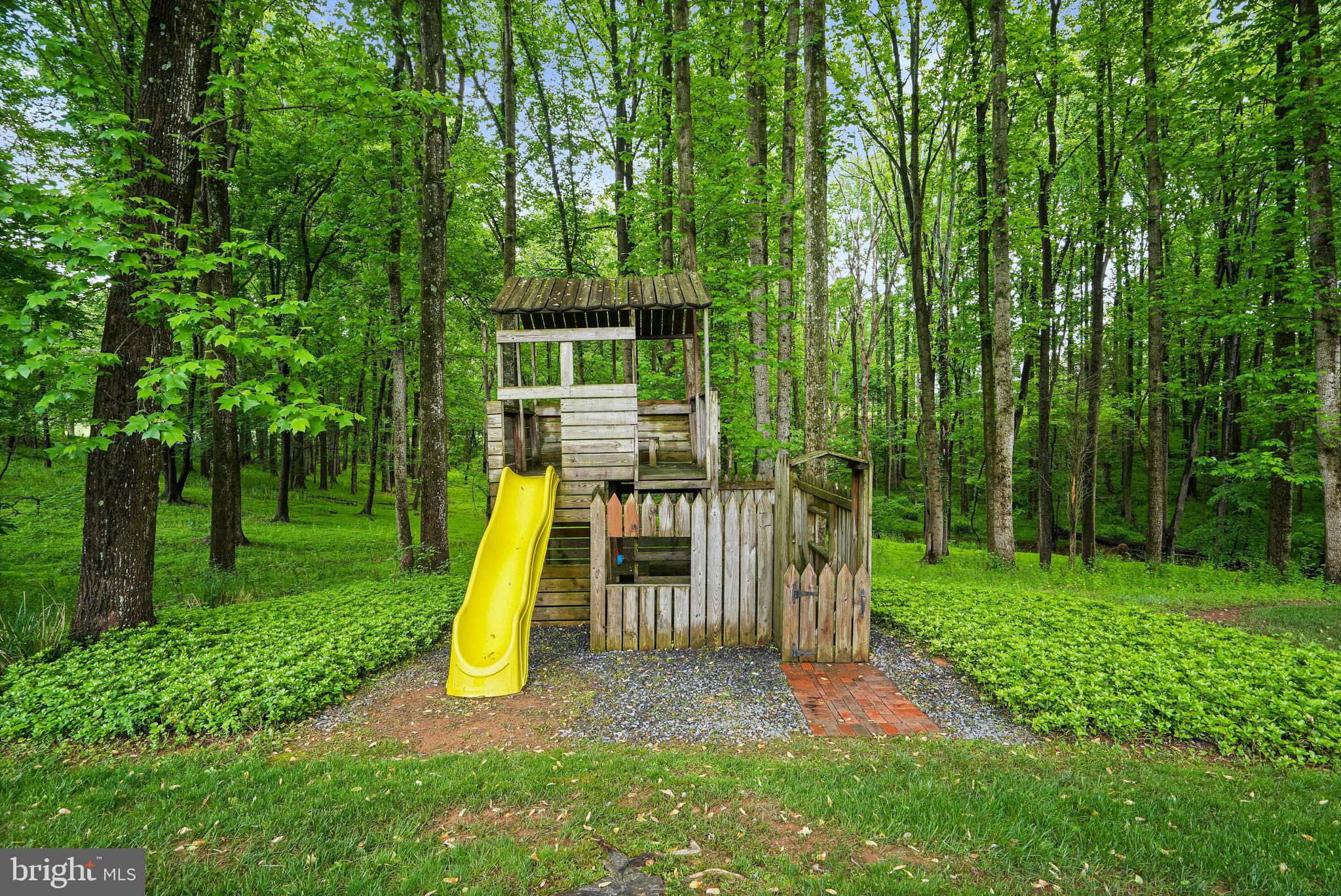 SPRING MEADOWS - Residential