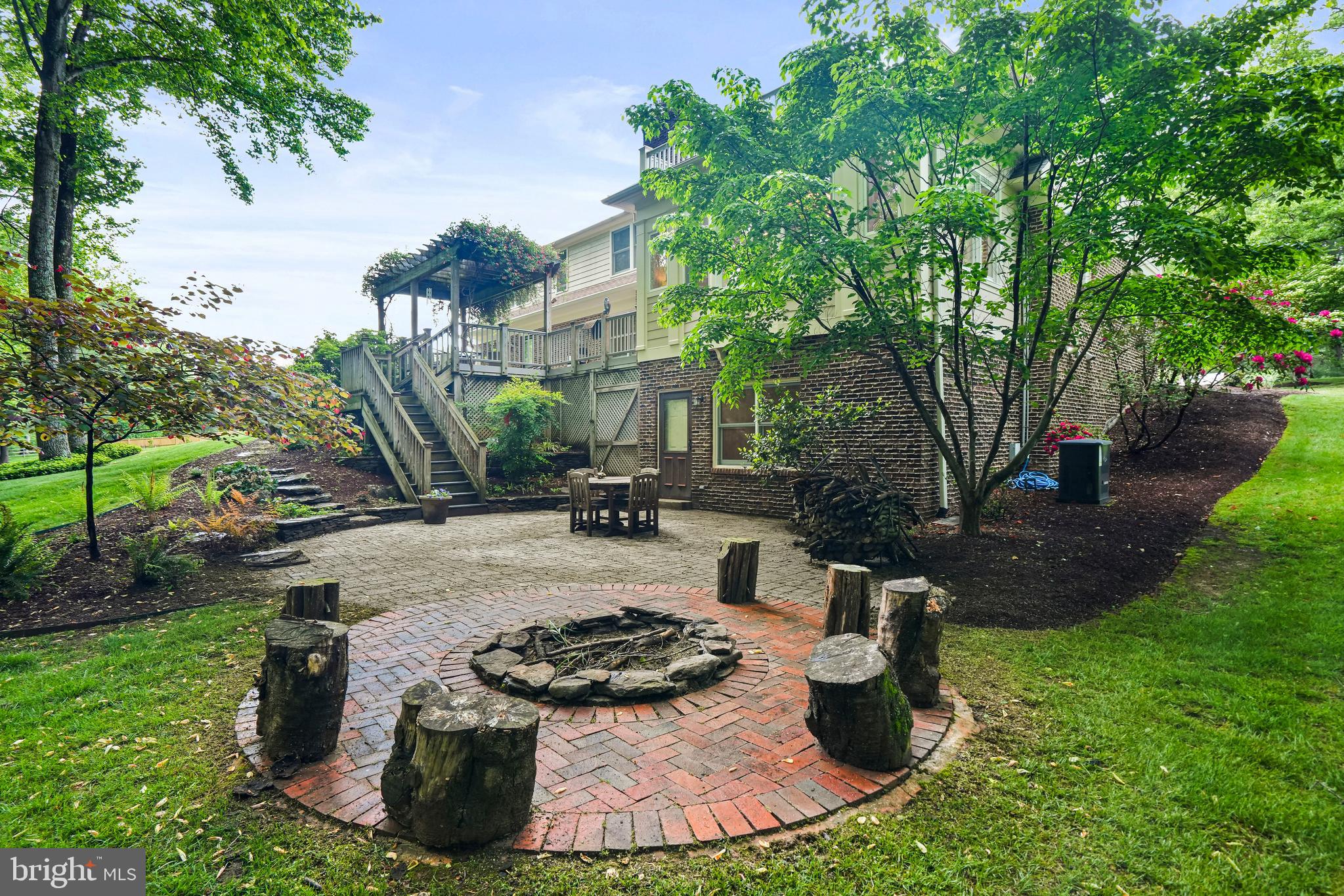 SPRING MEADOWS - Residential