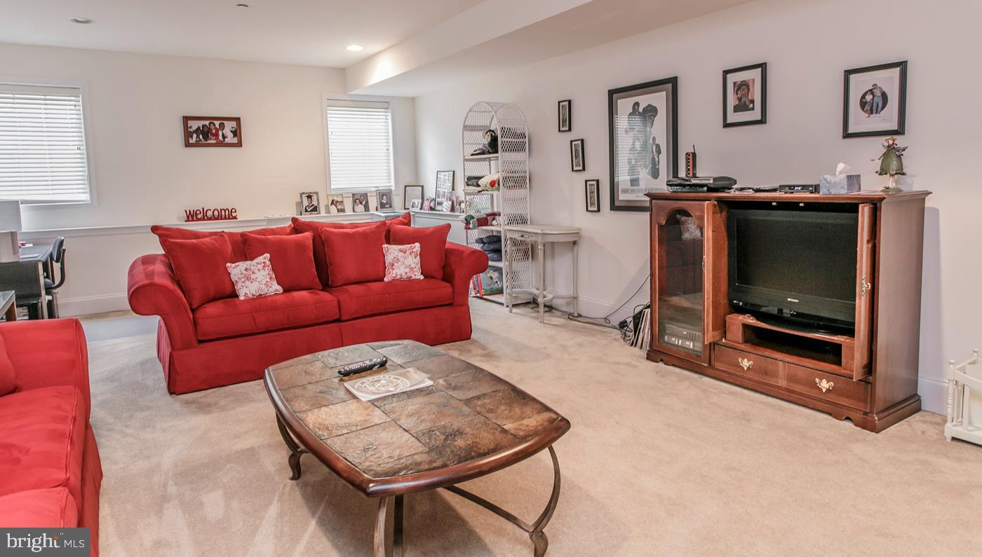 JEFFERSON CROSSING - Residential