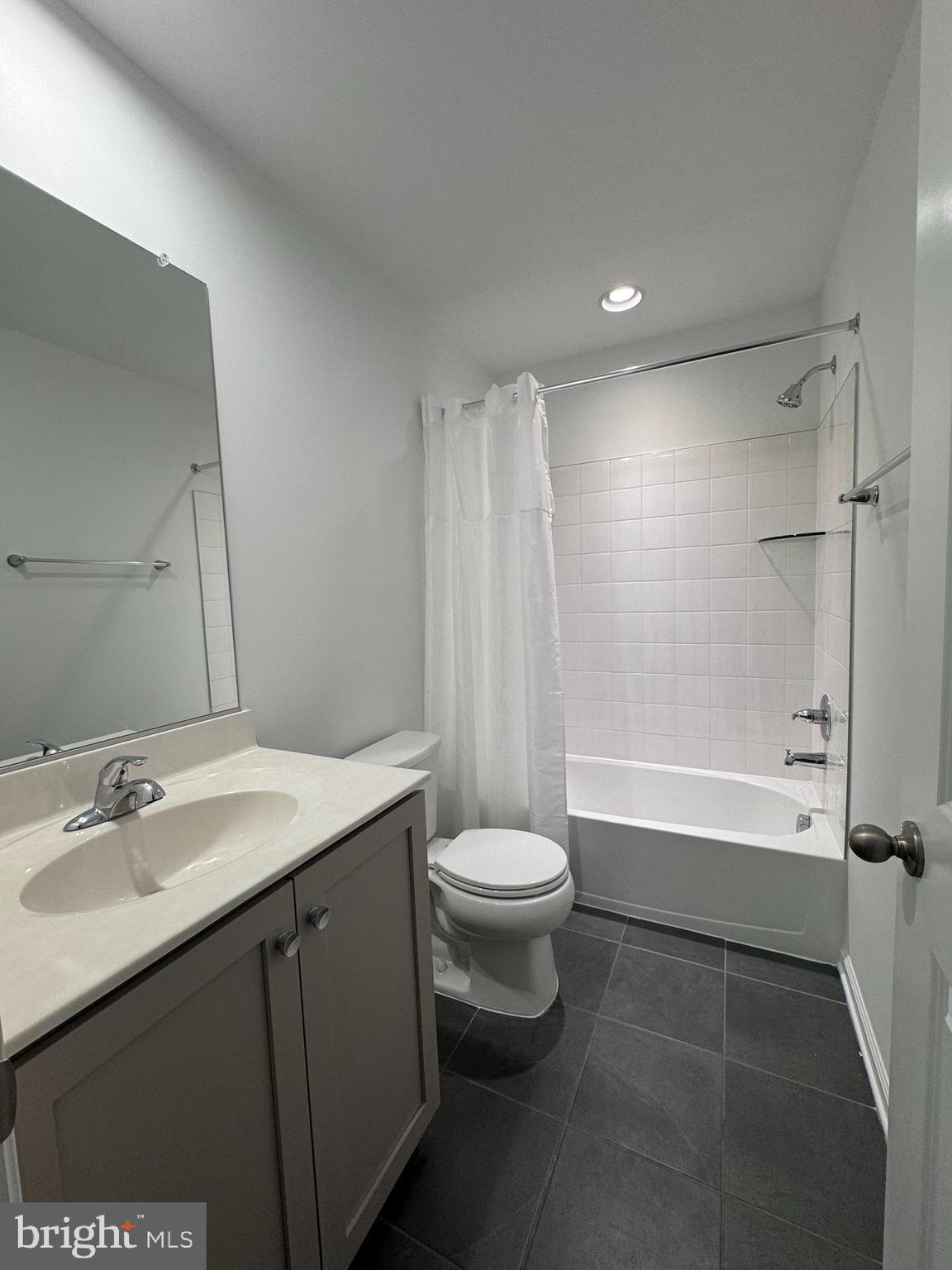 SOUTH BROOK - Residential Lease