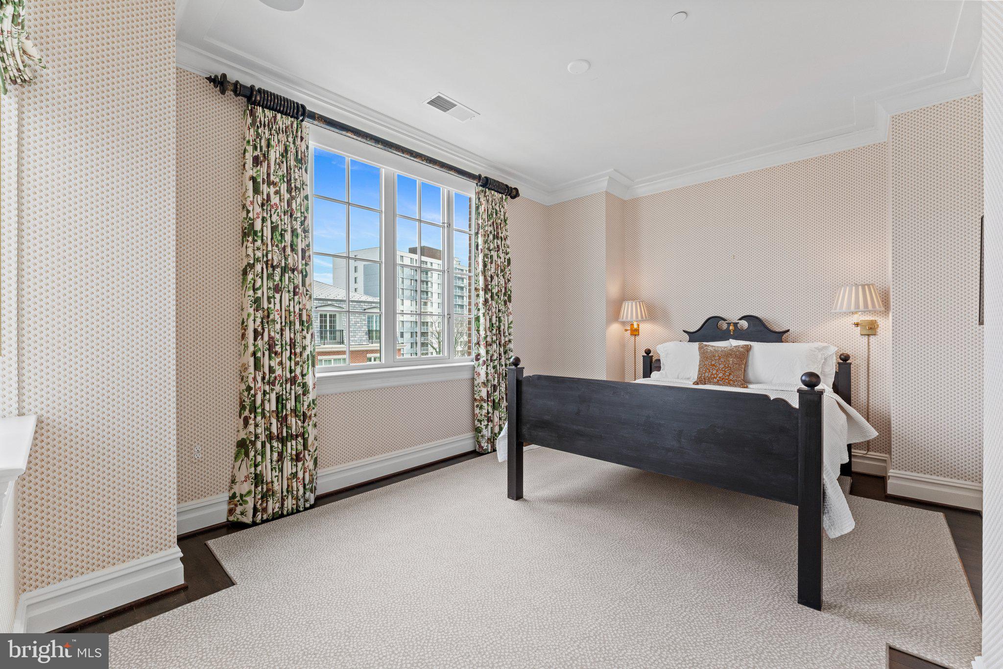 THE SIGNET - Residential