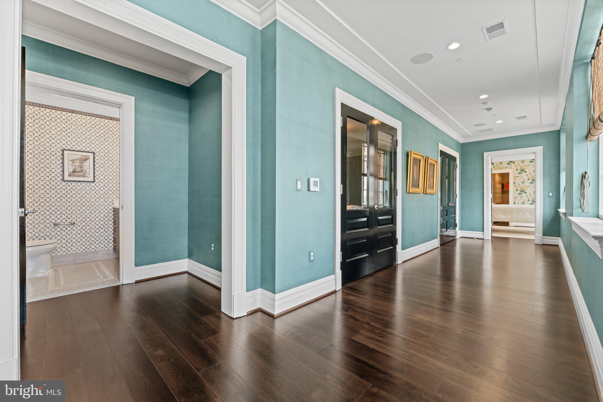 THE SIGNET - Residential