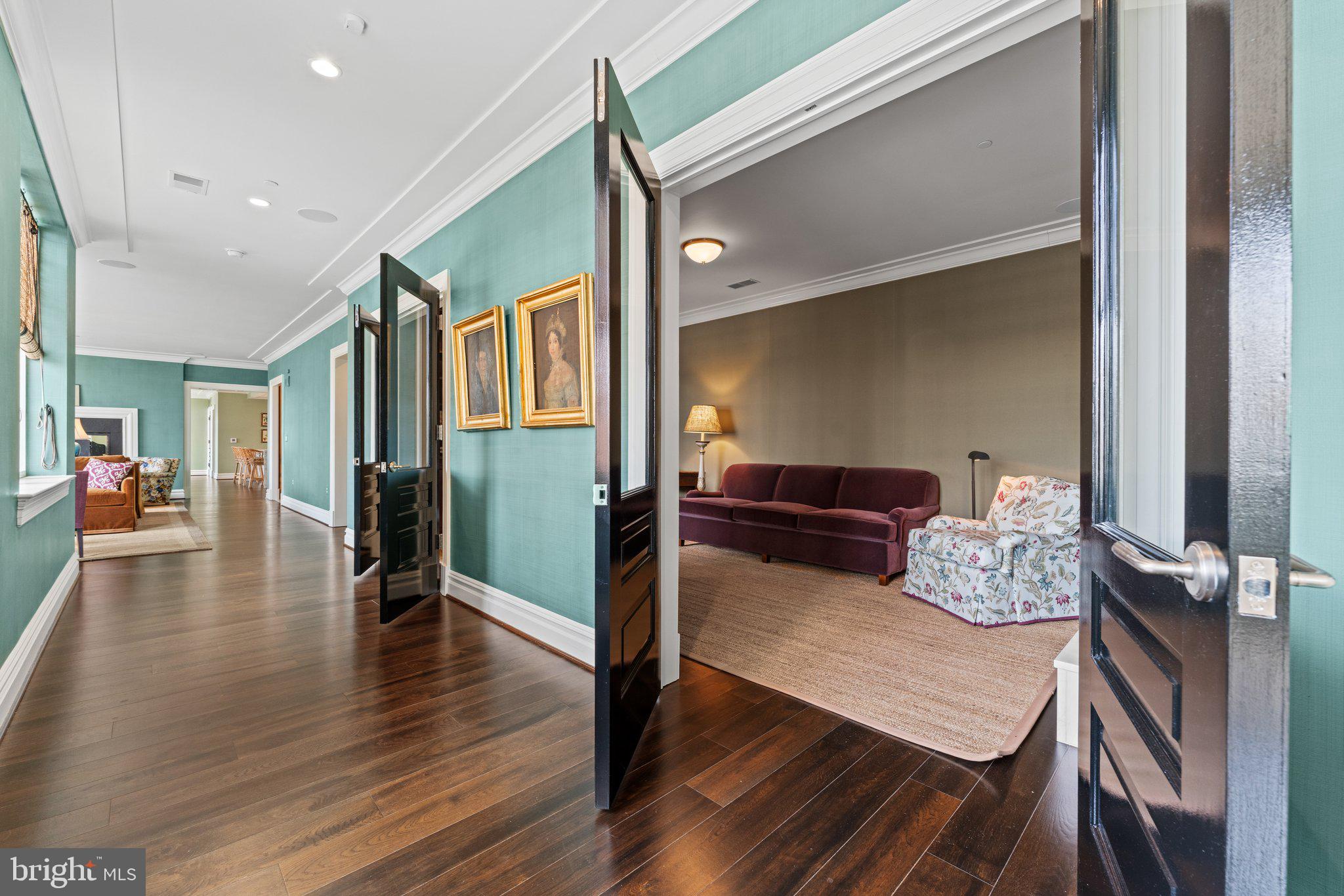 THE SIGNET - Residential