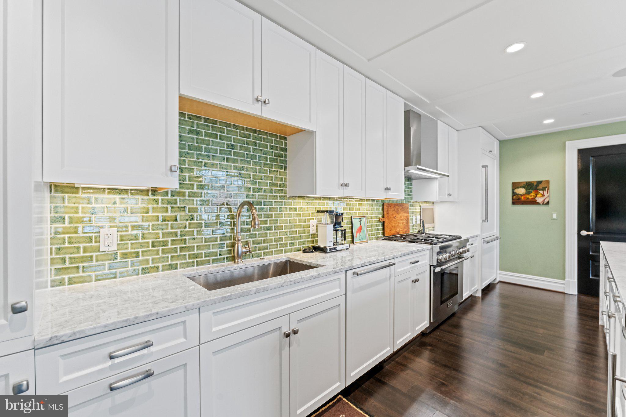 THE SIGNET - Residential